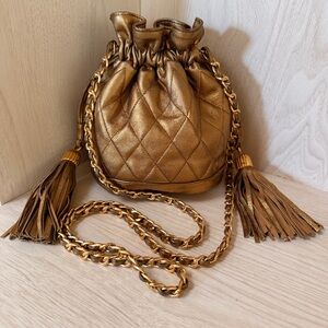Vintage I Magnin Gold Quilted Drawstring cross body Chain Strap and tassels